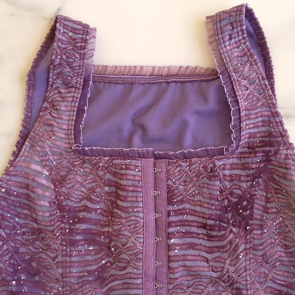 Pattern Designed Sheer Fabric & Full Lined Bustier Corset w/lace neckline & hem. - Picture 2 of 5